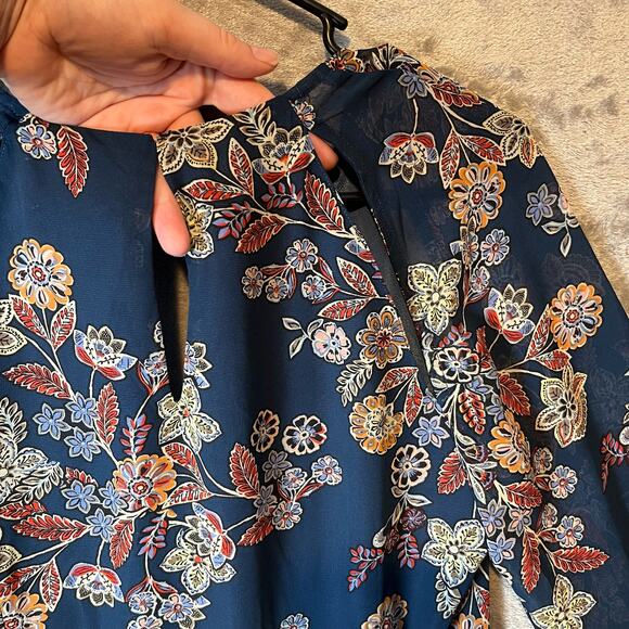 Line+Dot Adelene Navy Floral Romper Peek-A-Boo Shoulder Back‎ Cut Outs Sz Small - Picture 5 of 6